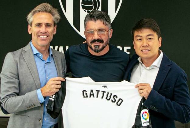 EuropaChe's tweet photo. | INFO @DepCOPEVaIencia | 🦇

🚨 El motivo de la DIMISIÓN de Gattuso ha sido una fuerte discusión que ha tenido con Corona.

😠 "No veo que se estén cumpliendo vuestras promesas* dijo Gattuso. "Cómo vas a ver algo si estás BIZCO" respondió Corona

🔵 Aquí, los detalles @COPE https://t.co/UgRrrXlyby