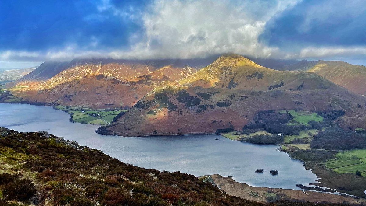 oldcrofthouse's tweet photo. #epicadventures #walkingholiday #exploring #cumbria #buttermere #highcrag #highstile #redpike #wainwrightwalks #moodydays #hikinguk #winterwalking #mountainwalk #lakedistrict #lakedistrictnationalpark #hikingthelakes #landscapephotography https://t.co/q8DwC6Q9mm