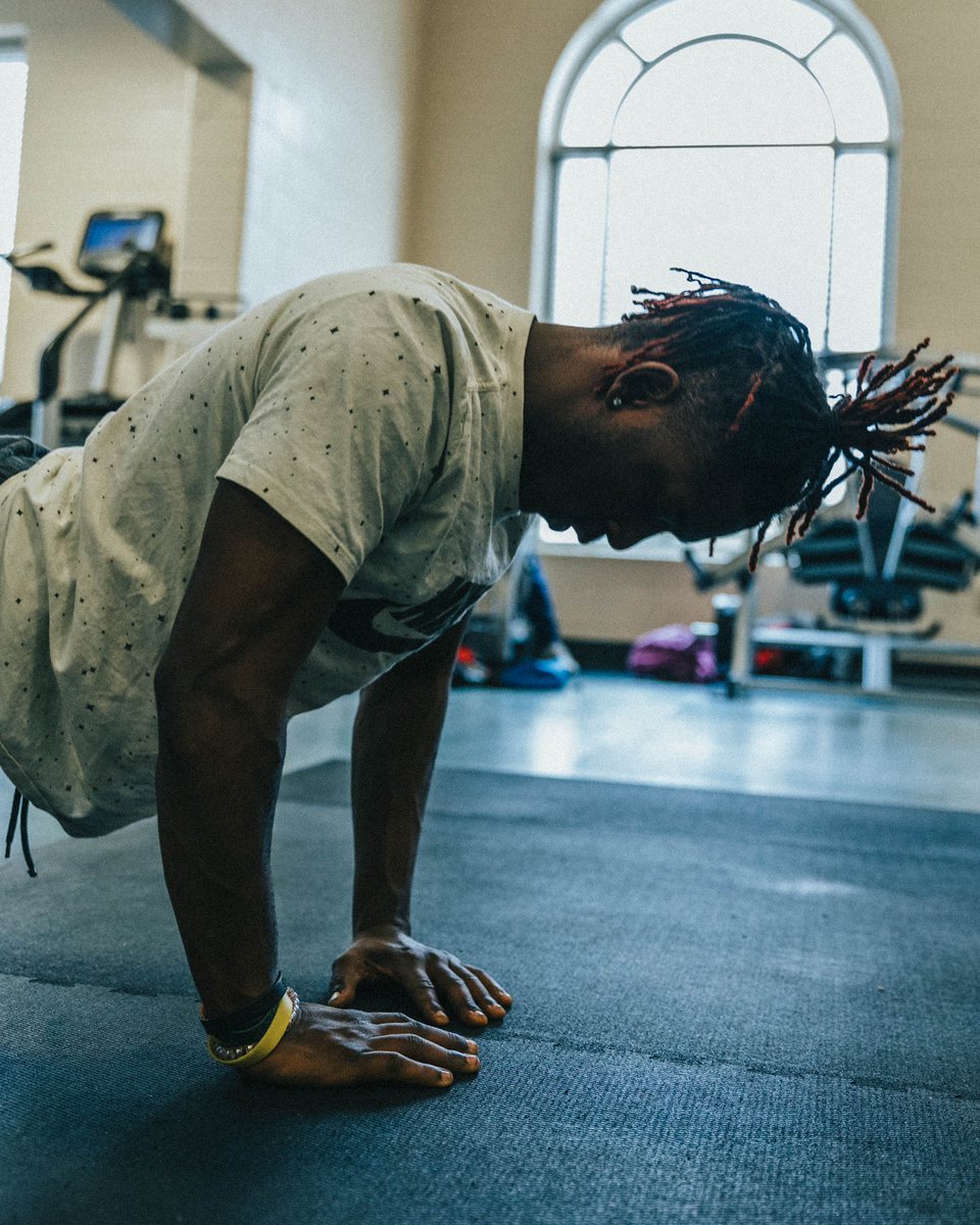 SMWCFB's tweet photo. Building champions one rep at a time. #ComeWinWithUs 🐎 https://t.co/JSCUgSrKZt