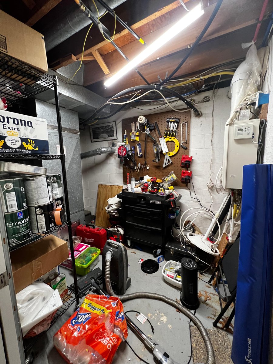 CESMainLine's tweet photo. The storage space.
The last space to get any TLC.
Don't just move your clutter from
one space to the next.
Make decisions!
Keep~Toss~Donate
#gettingorganizedonthemainline #homeorganization #chescopa #extonpa #mainlineparent #storagespace #tools #workshop #beforeandafter https://t.co/sHm8BDWytO