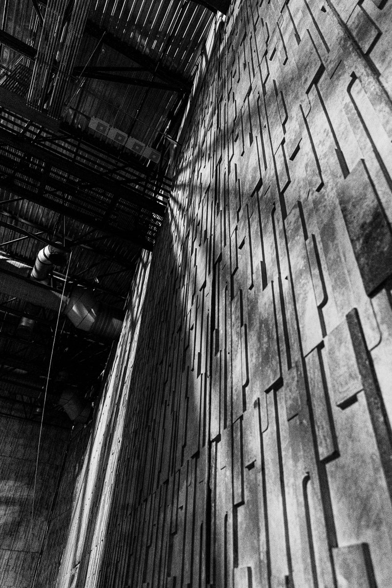 HughesGC1958's tweet photo. We love the detailed textures of our tilt-up panels at Union Middle school.

#constructionphotography #tiltupconcrete #tiltupconstruction #blackandwhite #constrction #utahgeneralcontractors https://t.co/hhXquiGUdw