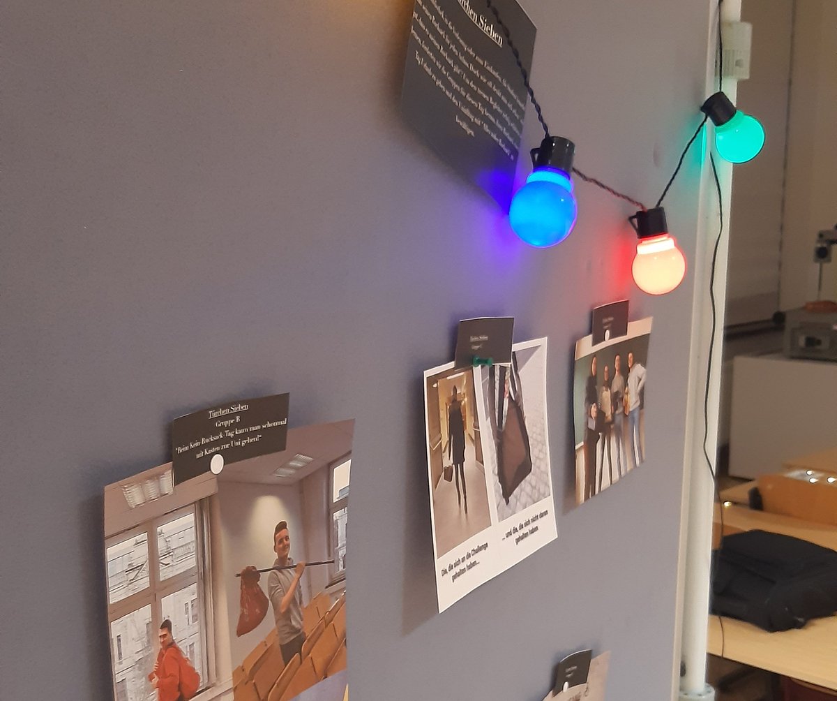 MMagdowski's tweet photo. Mega gute Vernissage unseres Fachschaftsrats #FaRaFEIT an der @OVGUpresse, bei der die besten stud. Einreichungen zum letzten #Adventskalender ausgestellt &amp; prämiert wurden.
Schade, dass fast nur Studierende &amp; kaum Lehrpersonen dabei waren.
Studium > Summe der Lehrveranstaltungen https://t.co/7NFqrRi0gf