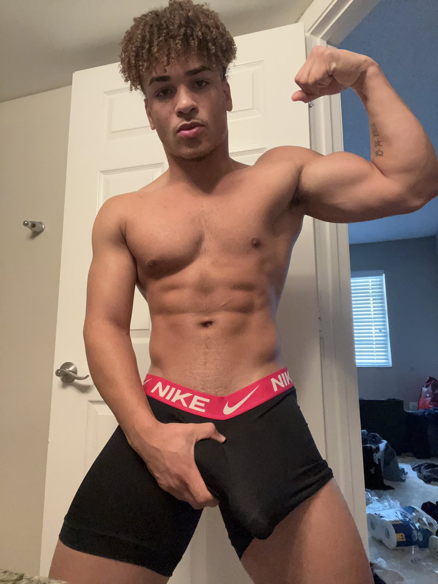 treysrealwood's tweet photo. Should we skip our gym workout and make some content for my OF?😈 https://t.co/JNzp8SB28b