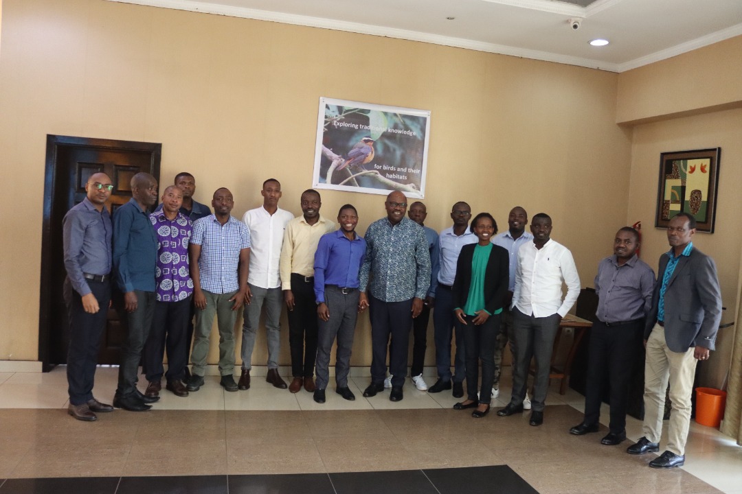 Thursday 26Jan 2023, we facilitated a bird-naming workshop with key players from the conservation and cultural heritage fields as part of a project that researches the Rwandan ethno-ornithological knowledge and practices <a href="/Africabirdclub/">African Bird Club</a> <a href="/REMA_Rwanda/">Rwanda Environment Management Authority</a> <a href="/IntekoyUmuco/">Inteko y'Umuco | Rwanda Cultural Heritage Academy</a> <a href="/ARCOSNetwork/">ARCOS Network</a>