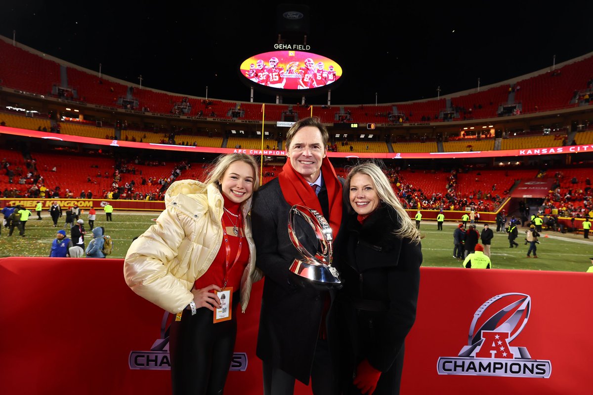 Mark Donovan tweet media