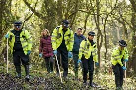SaveRedlandLibr's tweet photo. 9pm TODAY on @BBCOne
s26 Ep 8 (of 10) of #Crime #Drama 📺 #SilentWitness “Southbay, Part 1” directed by #TobyFrow & written by #EdWhitmore
🌟#EmiliaFox #DavidCaves #AkiOmoshaybi #AlastairMichael #RhiannonMay #RichardCordery #LeoHatton https://t.co/7g0YH7e6Vv