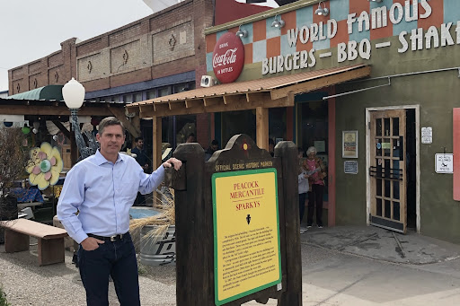 MartinHeinrich's tweet photo. Green chile cheeseburgers > Literally any other kind of burger https://t.co/E2qRuF3bYw