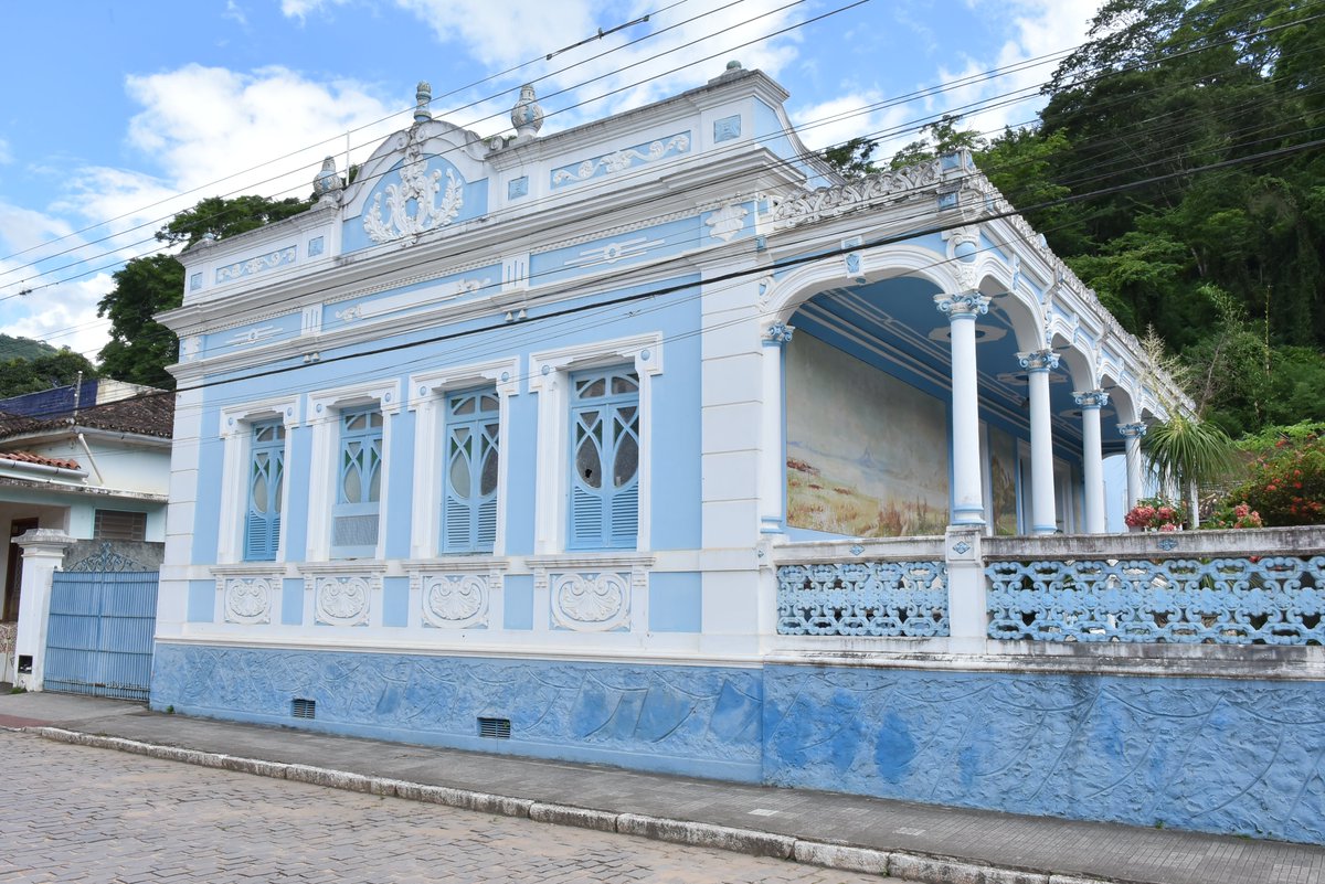 Você conhece Muqui? Cidade encravada nas serras do Espírito Santo, envolvida pelo verde escuro das matas, é a cidade com o maior e mais significativo Sítio Histórico do Estado. Ótima opção para #capixabear no Espírito Santo. #descubraoes <a href="/GovernoES/">GovernoES</a>