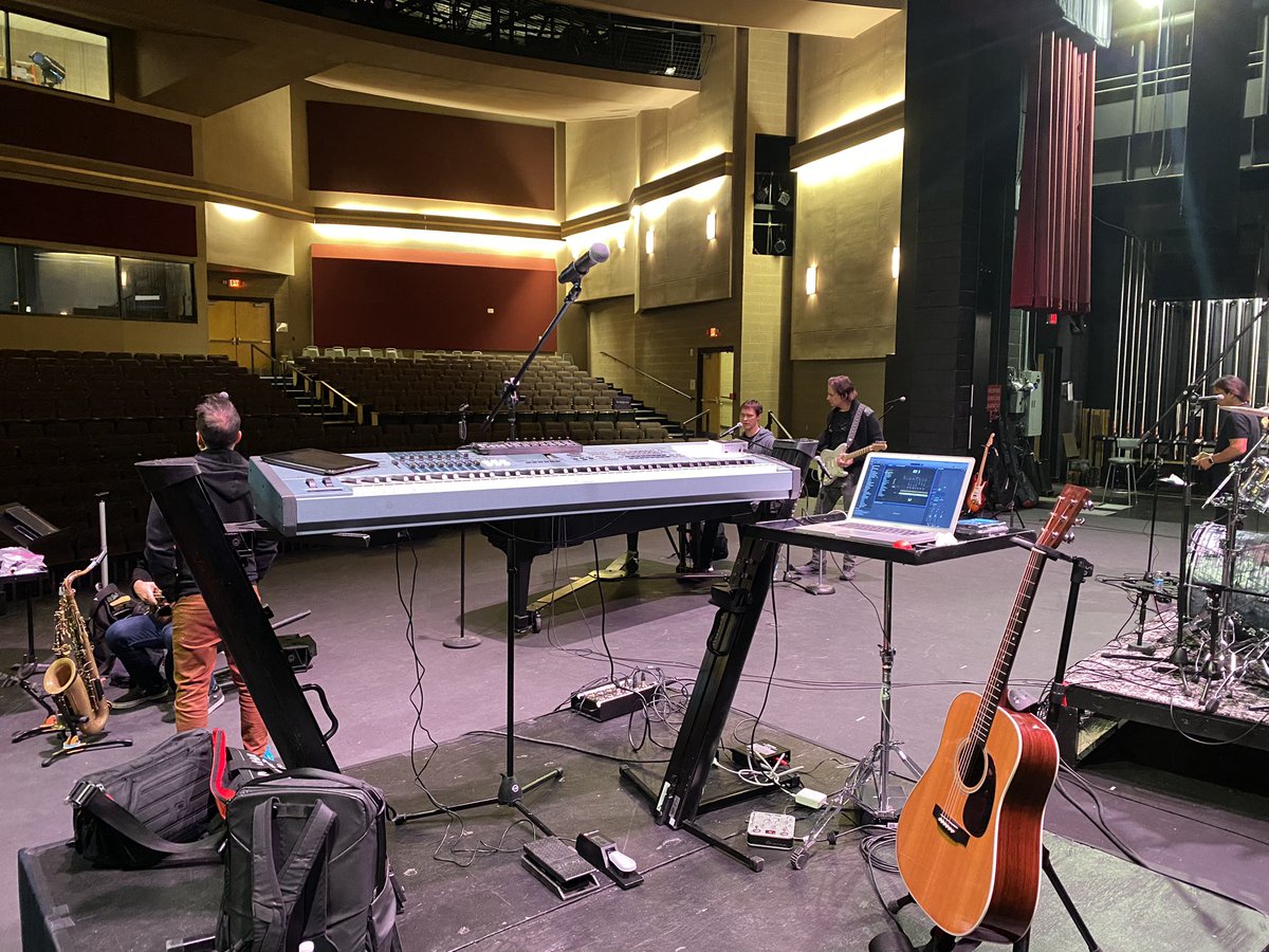 jamiehosmer's tweet photo. A few pics from the last couple of days in Tuscon and Wickenburg, AZ with @cavanaugh_music #music #livemusic #musician #giglife #keyboards #guitar #mainstage #apple #applemainstage #vocalist #singer #movinout #broadway #michaelcavanaugh #tuscon #wickenburg https://t.co/Lc3l2AiHJr