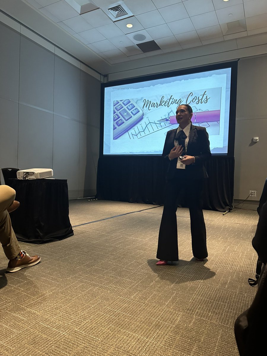 <a href="/OMoucoulis/">Olga Moucoulis</a> on marketing. This afternoon at the TASA Conference <a href="/EISDofSA/">Edgewood ISD</a> (ps love the pink heels!)