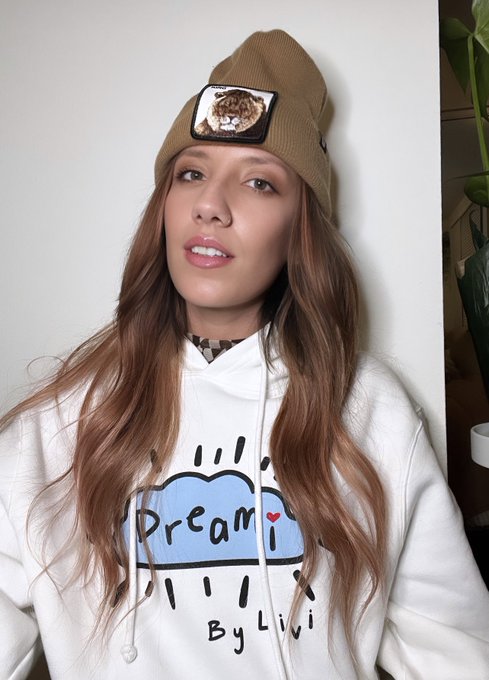 Hi it&rsquo;s me 🤍 https://t.co/G91d50Ev2o<a href="/tag/newprofilepic"class="tags"><span>#newprofilepic</span></a>