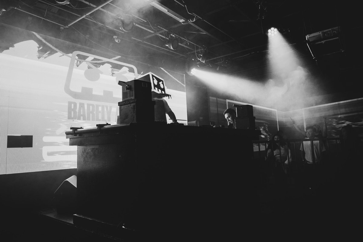 .<a href="/BarelyAliveUS/">BARELY ALIVE</a> in Savannah