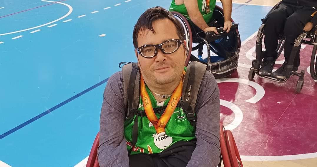 DEPORTES_DH's tweet photo. Desde la Delegación de Deportes felicitamos al nazareno Carlos Reina 👏👏👏, el cual se ha proclamado subcampeón 🥈 de España de rugby 🏉 en silla de ruedas con la selección andaluza🤗 Enhorabuena!!
#DeportesDosHermanas #DosHermanas #DosHermanasJuegaLimpio
#rugbysilla https://t.co/hGjf3VtrAd