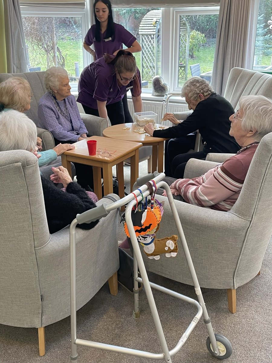 HeatherValeAH's tweet photo. Keeping our brains active and stimulated with jig saws and dominoes. There something to suit everyone. 🧩🎲😁 #Engagement #ActiveMinds #BrainGames #Numbers #Puzzles #Stimulation https://t.co/GD98700jzI