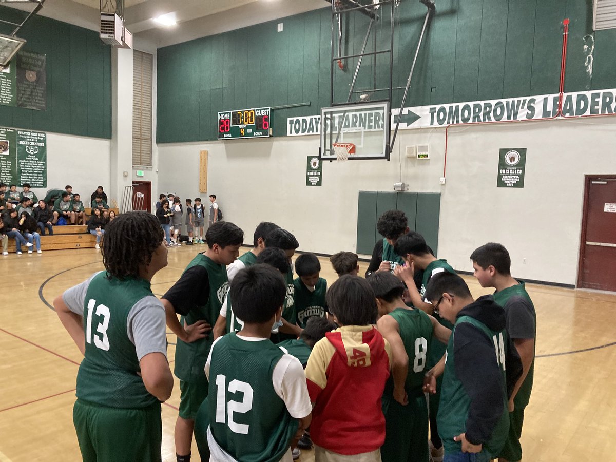 7th grade boys with the victory #GoGrizzlies #ProudtobeGUSD @zjgalvan @VistaVerdeGrizz @LCortezGUSD