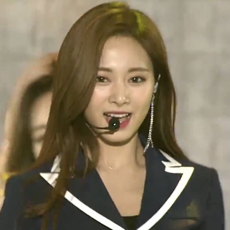 daily tzuyu smiling (@tzuyuthink) on Twitter photo 