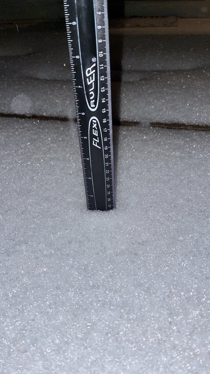 Officially 1” of pure sleet here in Marion, IL! 🥶 @NWSPaducah @NickHausenWx @BeauDodson @bamwxcom