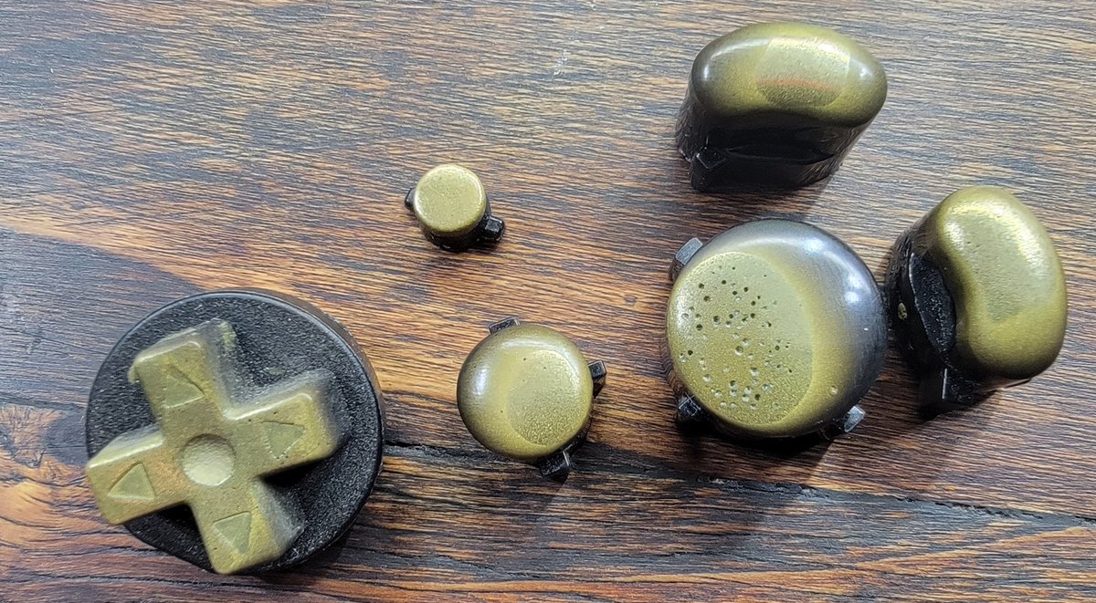 Topher_Customs's tweet photo. 900 follower giveaway set #2!
Cold cast brass bald face set!

Like, retweet and follow to be entered for a chance to win!
I'll choose a winner next Monday February 6th!

Thanks for 900+ follows everyone! https://t.co/oNRuqswJ3T