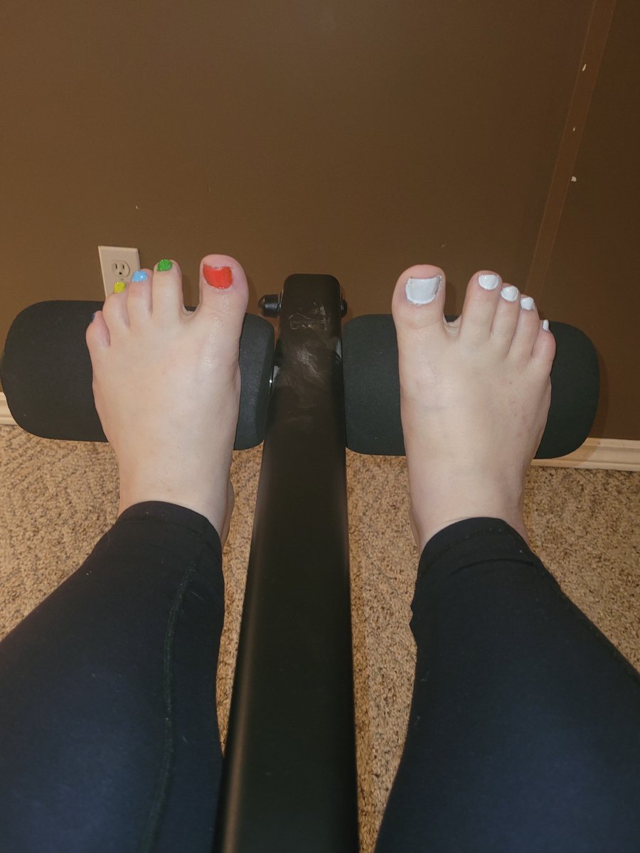 SmithMpbpjlc's tweet photo. Work out? #feetfetish #feetpicsforsale #uwantthemigotthem #freesubof https://t.co/Tgptg2EOed