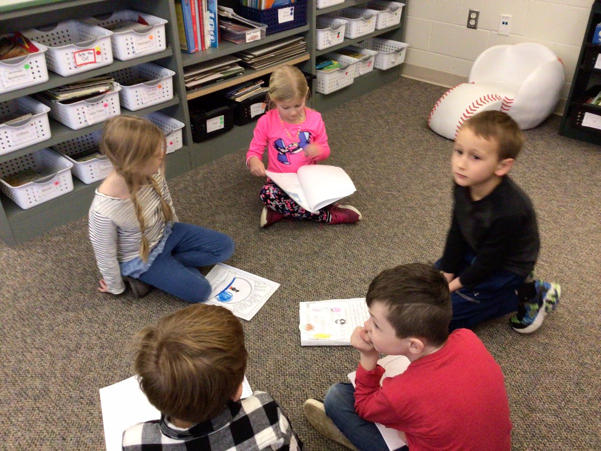 ElzeyMrs's tweet photo. Sharing our penguin books with our classmates! https://t.co/bOYqdw2Fat