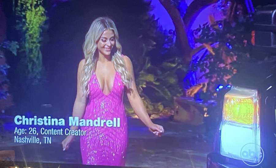 PrplePaisley's tweet photo. How many episodes am I going to have to endure seeing only 1 contestant's last name repeatedly shown? I mean... could it/they/she BE anymore obvious cashing in on '#Mandrell'? The #nepotism is annoying af! [Rhetorical question at the end].  #Bachelor #TheBachelor #BachelorNation https://t.co/zse1kakAbf