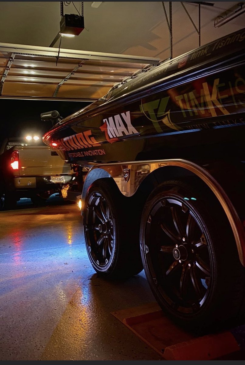 zMAXproducts's tweet photo. @zmaxraceproducts we have the products to keep your boat engine running smooth as well as the products to keep you looking good! @timk_fishingandoutdoors only trust @zmaxraceproducts for his boat! #zmaxraceproducts #10w40 #aerosols #speedwax #thatshine #wevegotyoucovered https://t.co/HXgqYoxlXI
