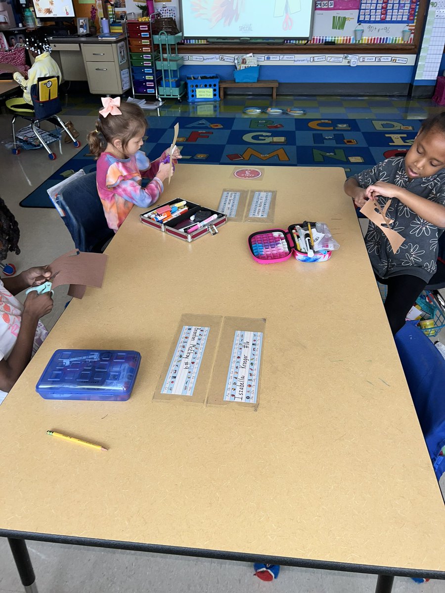 estillwhit's tweet photo. Brown Eggsโฆ$4.93
White Eggsโฆ.$4.02
Demonstrating that even though we look different on the outside weโre all the same on the insideโฆ Priceless!
One of my diversity lessons because we always have EGGcellent discussions!
@JCSouthSchool
#SELlesson #wearedifferentwearethesame https://t.co/bs01vQsdGK