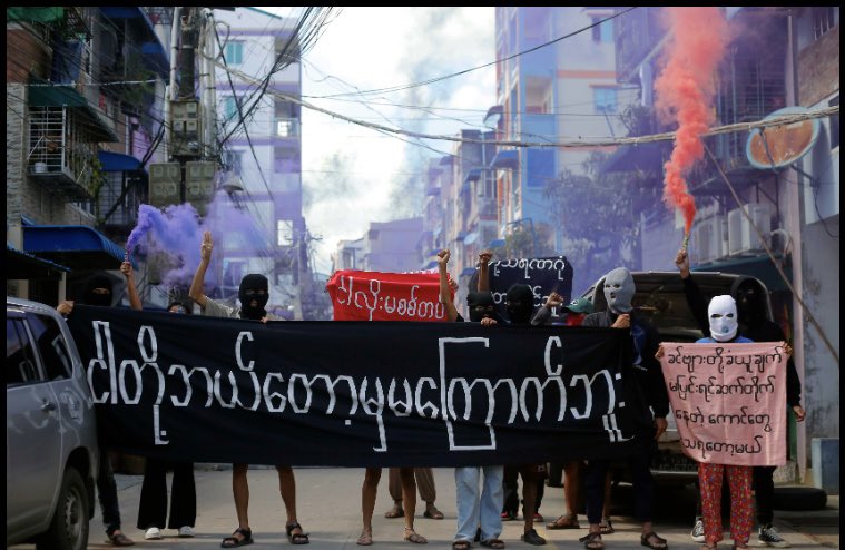 Two years since the coup and stronger int’l action is needed. All 👀 will be on Indonesia’s chairmanship of ASEAN and enforcement of US/UK/EU/Canada sanctions. Two years too long - #WhatsHappeningInMyanmar 

hrw.org/news/2023/01/3…