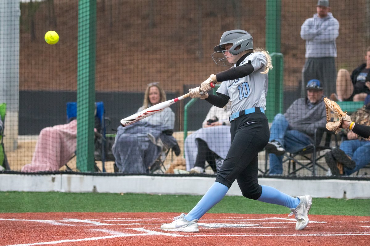 NPC_Nighthawks's tweet photo. #NPCHawks softball split its series with ninth-ranked LSU Eunice at Majestic Park Sunday, moving to 3-1 on the season. Check out some of our favorite moments! #NJCAA #ThisIsNPC https://t.co/8D8IIydmGx