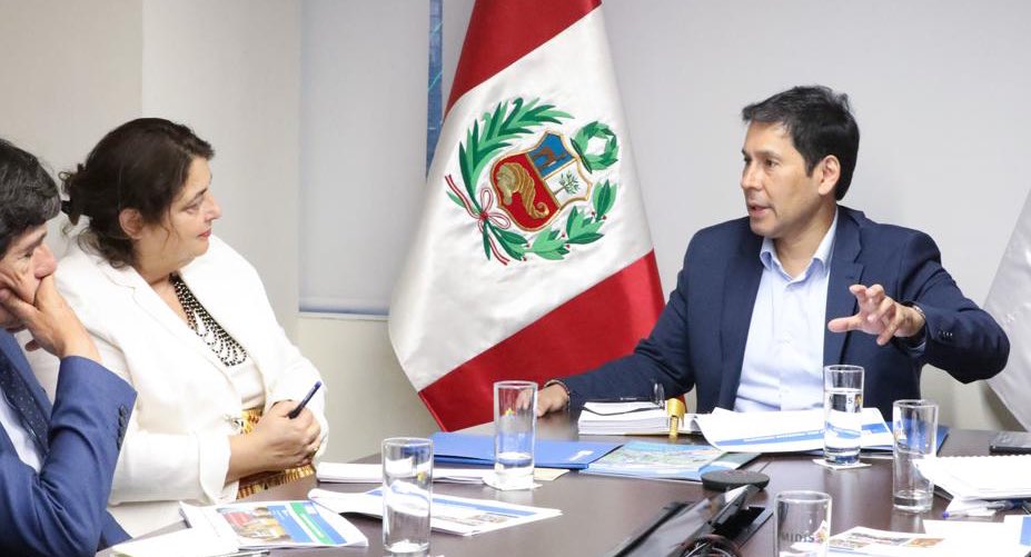 MidisPeru's tweet photo. 🤝✅ Fortalecemos el trabajo con aliados estratégicos | El ministro Julio Demartini se reunió con la representante de @UnescoPeru, Guiomar Alonso Cano, para articular la implementación de la Política Nacional de Desarrollo e Inclusión Social en educación, cultura y ciencia. https://t.co/U3v5v6buvB