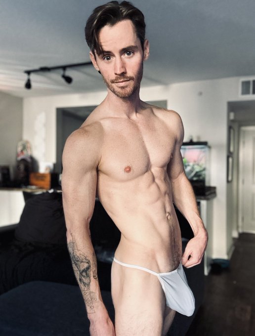 I better get back to work. Convince me to rip this off. 😛 https://t.co/5FNpDxWJTC