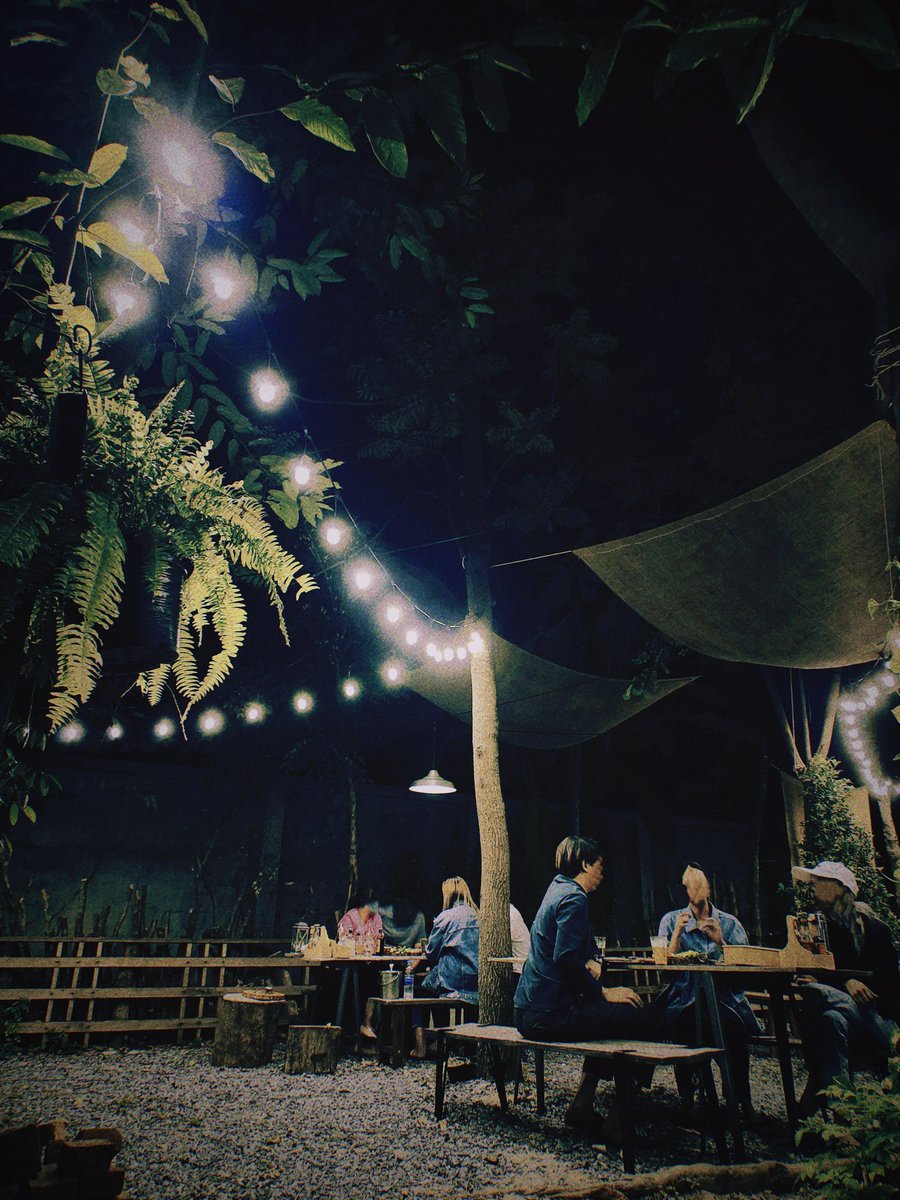 aunyis's tweet photo. 📍ร้านwind and wild ถนนเทพรักษ์ สะพานใหม่
ร้านชิวๆลับๆ เช้าเป็นร้านกาแฟ เย็นมาผิงไฟชิวๆ
ไก่ทอดอร่อยมาก ให้เยอะ บางวันมีดนตรีสด

🐶 pet friendly
✅️ราคามิตรภาพไม่มิจฉาชีพของจริง
⏰️ 10.00 - 22.00
#รีวิวคาเฟ่ #อร่อยไปแดก #ร้านนั่งชิว #สะพานใหม่ #ถนนเทพรักษ์ #คราฟท์เบียร์ 
@aroii https://t.co/1eueS2osjR