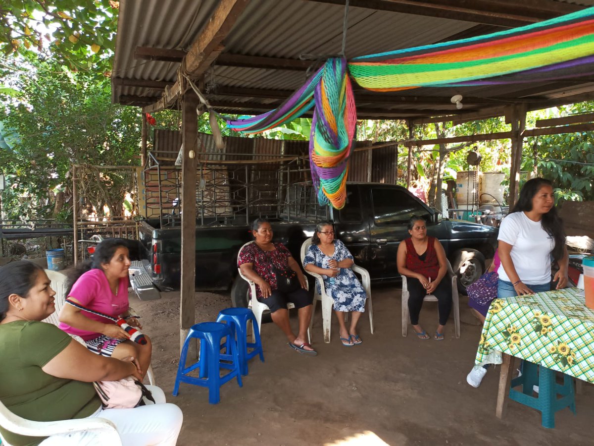 SESAN_Suchi's tweet photo. #COMUSAN del municipio de San Gabriel, realizó reunión con la #COCOSAN de Guayacán, preparando recetas nutritivas, promoviendo la alimentación saludable. #GCNN https://t.co/rSZniYq9Qd