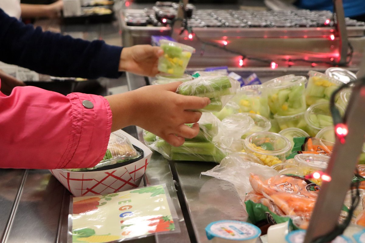 Our serving lines are just OVERFLOWING with fresh fruits and vegetables! 🥕🥦🍉🌽

#fruit #vegetables #fresh #NSLP #NSBP #SUSD #feedingthefuture #hungerheroes