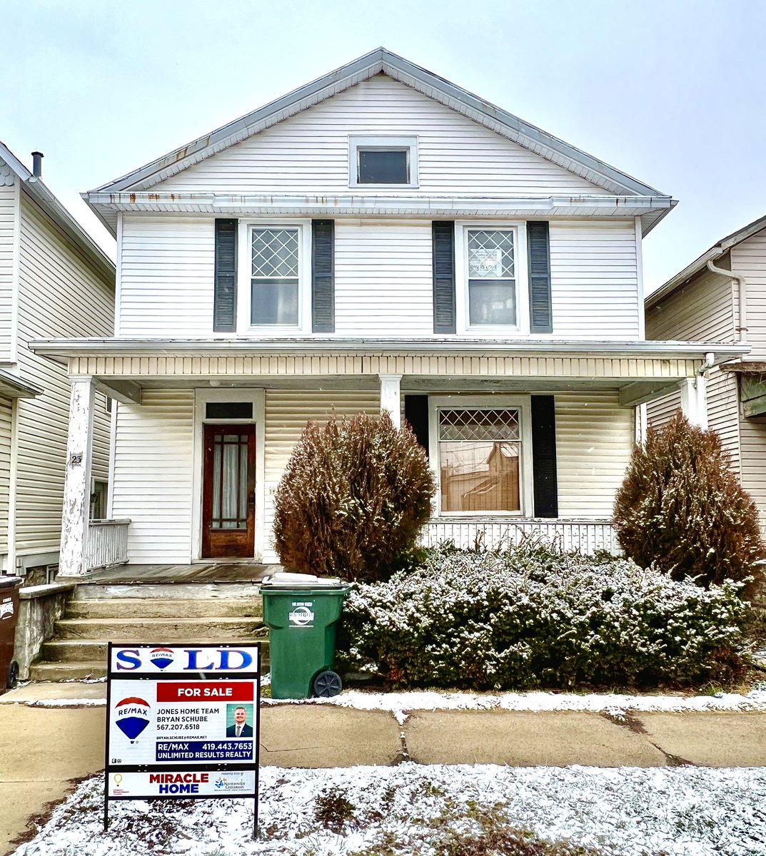 BschubeREMAX's tweet photo. Congratulations Tina Strausbaugh!!! Thank you for being such a great client to work with and trusting us with the sale of your investment property. #forthekids #remax4kids #remaxhustle #nobodysellsmore #sellyeah #remaxabove #whyremax https://t.co/b7DVHj1wDD