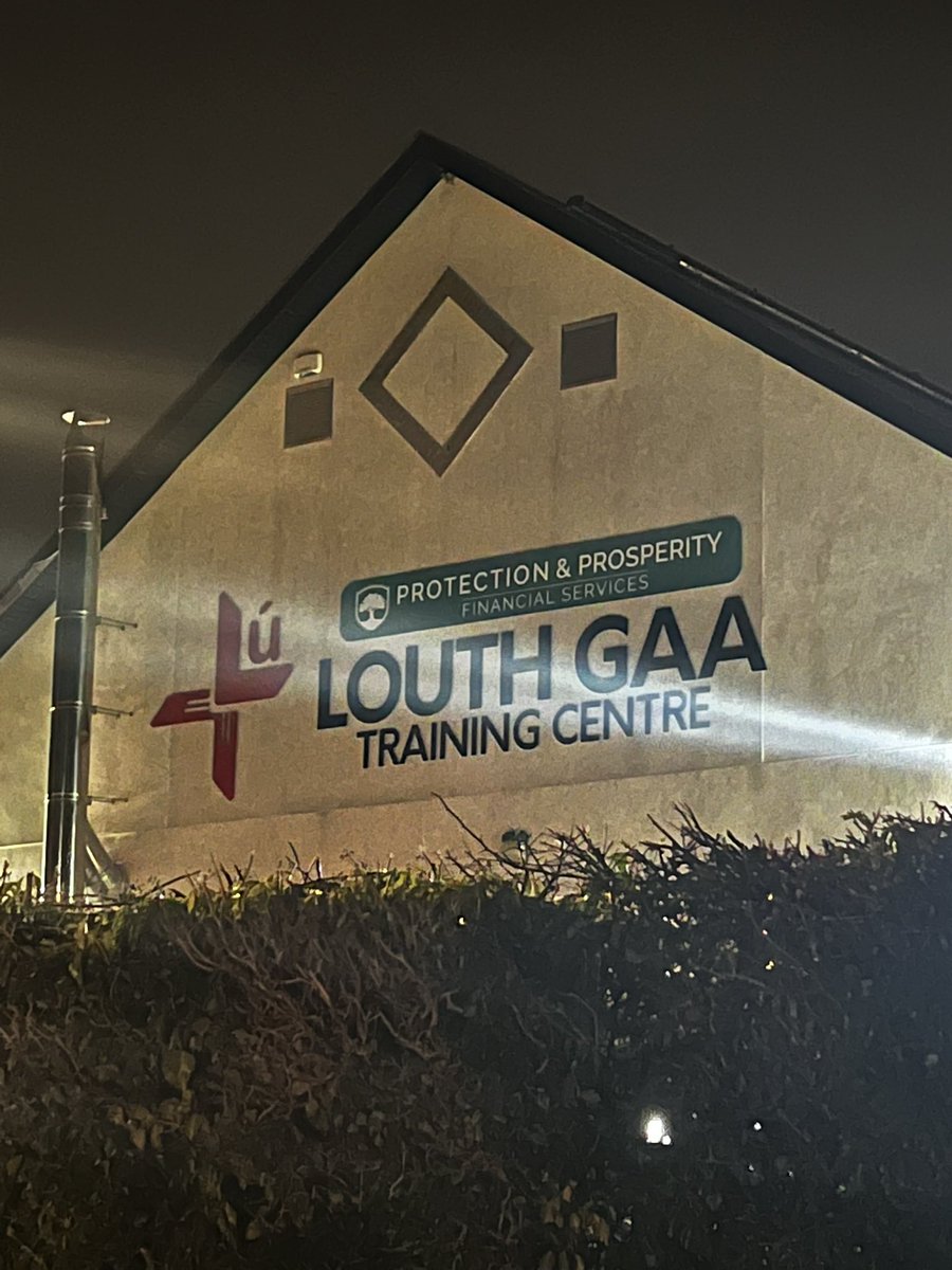 Kerrso86's tweet photo. Great chatting with @louthgaa Senior hurlers tonight about the @gaelicplayers services available to them. Louth training centre is an incredible facility thanks to @PeterFortune1 for facilitating the visit #GetTheFullPicture #WeSeePeople https://t.co/w2ubQB9xr3