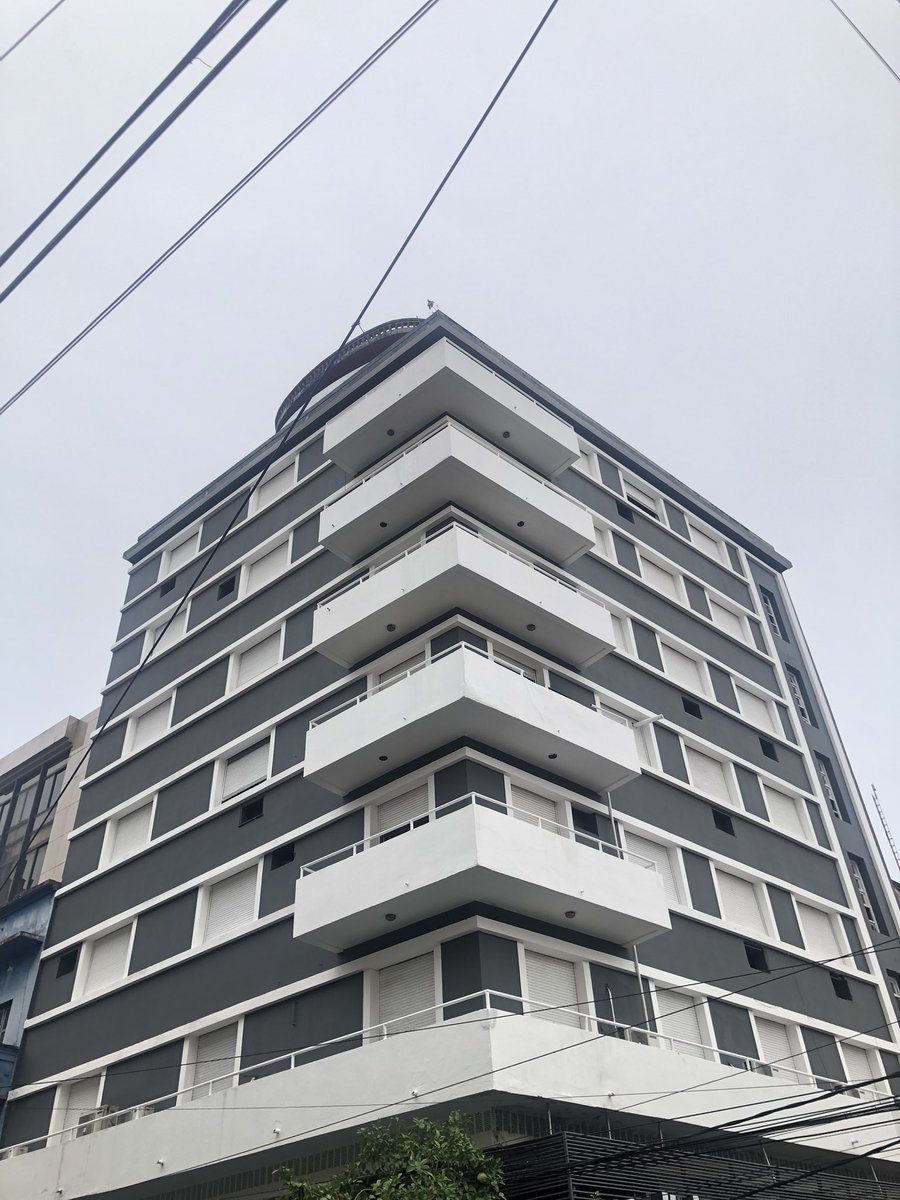 agus_guayo's tweet photo. CHE, PARECE QUE NOS ESCUCHARON! 👀✨

Se acuerdan de este edificio? Pintaron las molduras, arreglaron las persianas, y se nota que está en proceso de obra! 

Recuperando el centro de a poco! OJALÁ SEAN DEPTOS PARA ALQUILAR! ✨🙏🏼 y así se puede levantar esa esquina https://t.co/oFcKw4SuJx