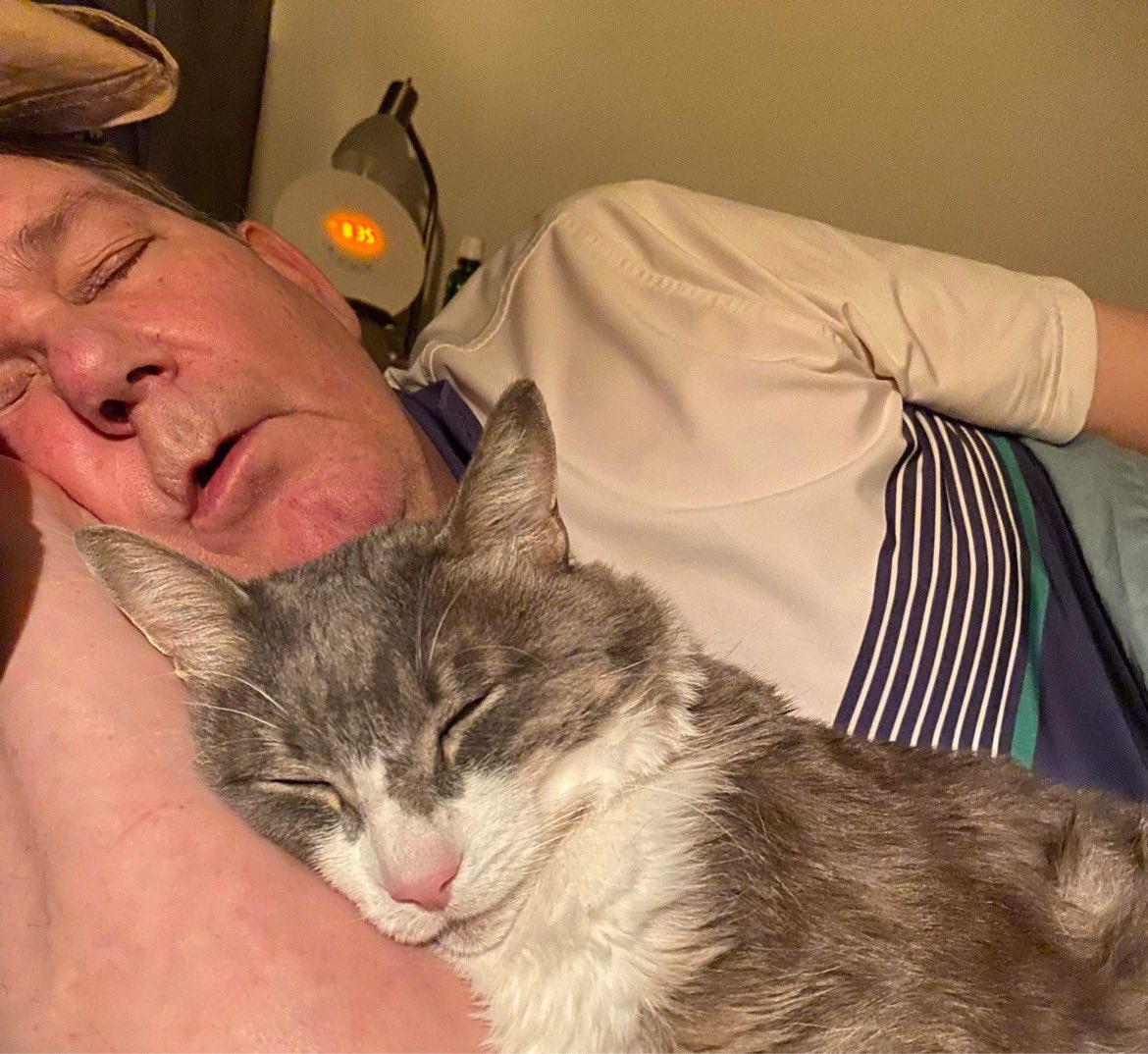 Pabbi og besti vinur hans, Logi❤️