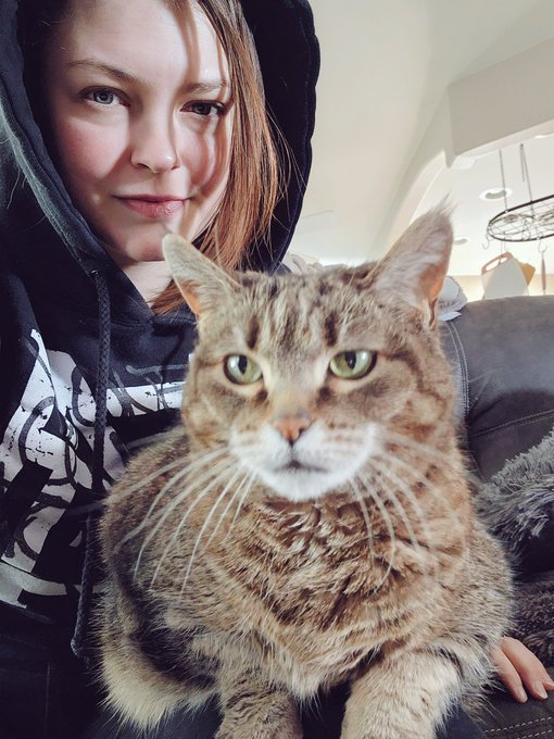 Cold temps but sweet Meana snugs. https://t.co/EdxQcwtkR0<a href="/tag/newprofilepic"class="tags"><span>#newprofilepic</span></a>