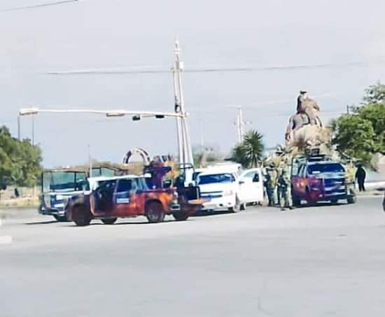 AGNoticias2's tweet photo. ÉL DÍA DE HOY ABANDONARON TRES CUERPOS SIN VIDA AL INTERIOR DE UNA SUBURBAN BLANCA EN CIUDAD #VICTORIA #TAMAULIPAS #MÉXICO 🇲🇽

@FGJ_Tam @GN_MEXICO_ @SSP_GobTam @IrvingBarriosM @Dr_AVillarreal @gobtam @SSPCMexico @FGRMexico https://t.co/ESjP3w5NmK