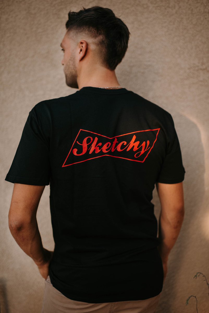 alexray83_'s tweet image. Hey guys ! Just did a restock on Alexray.co . You guys are awesome 👏 give away comin soon