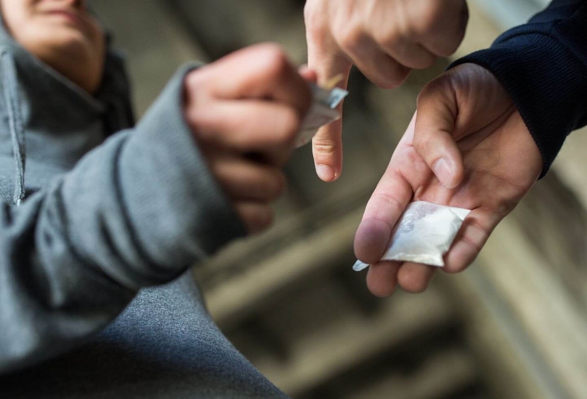 DiariodoDistrit's tweet image. Mulher detida na Moita por tráfico de estupefacientes tem antecedentes criminais dlvr.it/ShhCZf #Crime #Moita #MinistérioPúblicodaMoita #tráficoestupefacientes