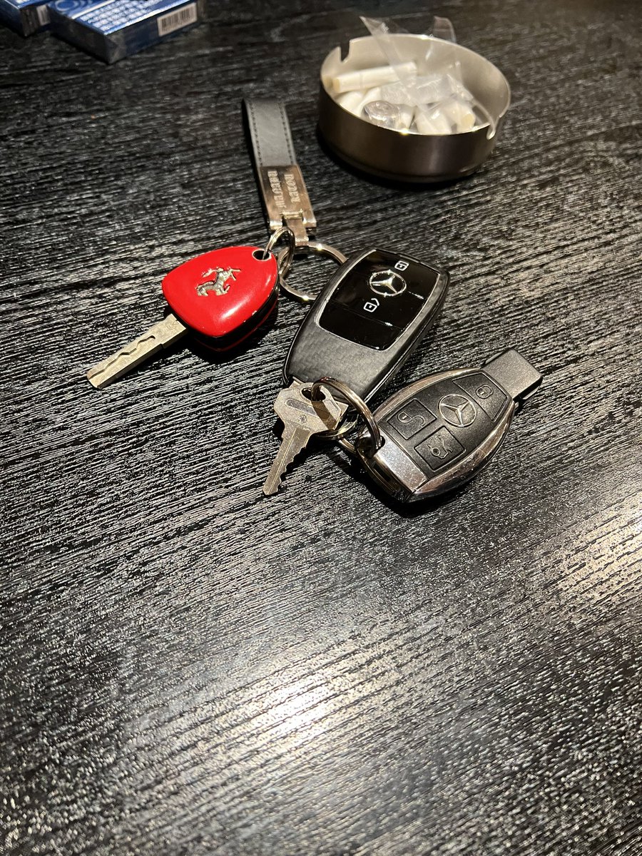 Jun13035526's tweet photo. 成功者の人の車コレクション🚗
良い縁に感謝 https://t.co/QSNFaSL1gx