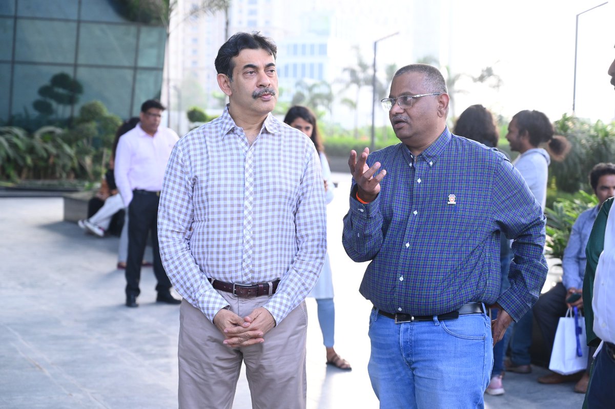 puducherri's tweet photo. I sincerely thank @jayesh_ranjan sir for launching State of art technology First of its kind pet grooming vans in @THubHyd 
These are first lot of 400 vans all over India
Thanks to all Guests &amp;well wishers
Excited to serve petcommunity
@ImSpandanaa
#petfolk
#Petfolkgroomingvans https://t.co/VTj9y7bH5G