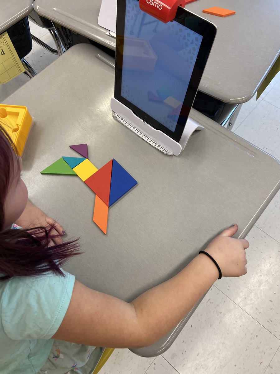 DeannPoleon's tweet image. Today was a busy day w kinders @HighlandLSC @LakeShoreCSD fun w #osmo #tangrams #edtechlsc