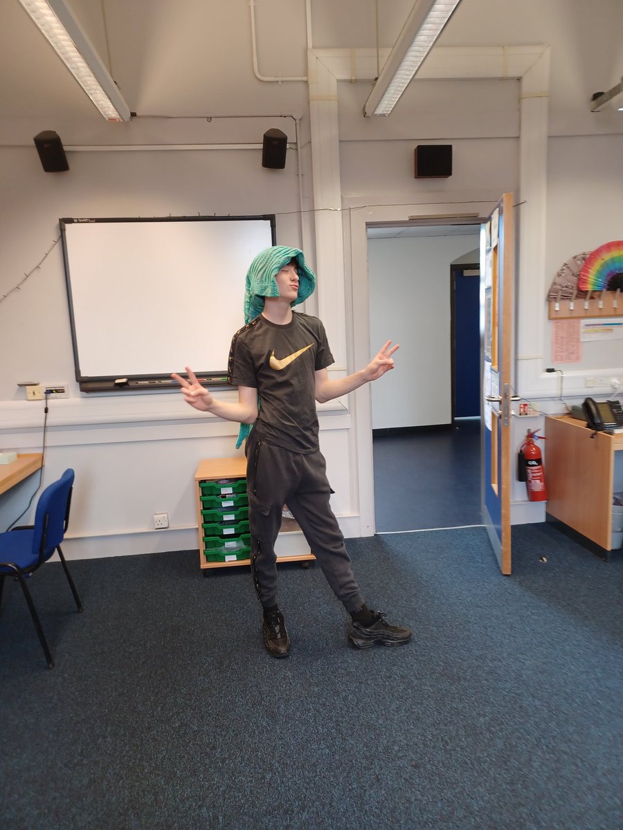 Last week's challenge winner! He was keen that this particular pose be shared to celebrate his victory in selecting the lowest whole number chosen by no other contender. 🎊🎉🥇