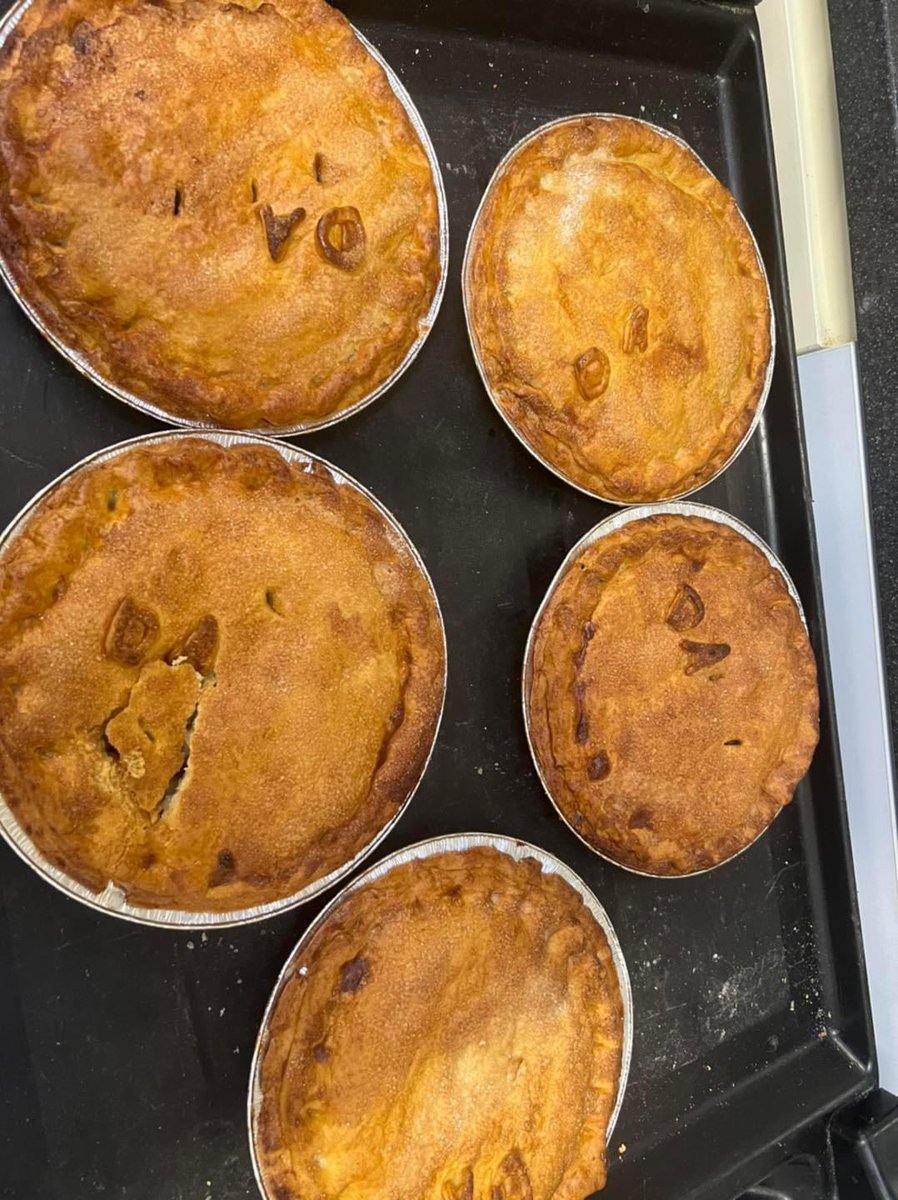 @TonyDaTerror69 @Oldham_Hour Sunday Carvery sounds good… 

But our home made pies would sound even better on your menus! 

Either as mains or even deserts.🥧 😋 

Let’s grab a coffee and talk all things food. ☕️ 

#TeamWork #LoveOldham #Partnerships #Supplier #OldhamHour