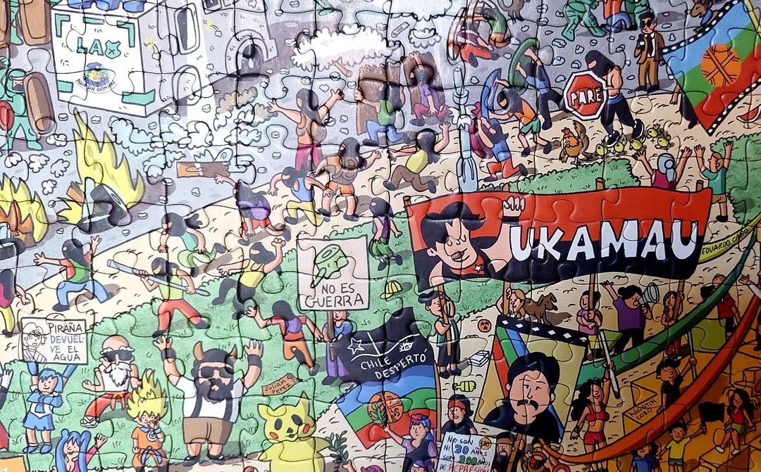 El lienzo de Ukamau, en el puzzle "Estallido Social" creado por el Ilustrador Felipe Sánchez. En exhibición permanente del <a href="/museoMES/">Museo del Estallido Social</a>
Fotografías publicadas por Museo del Estallido Social.
#Ukamau #Chile