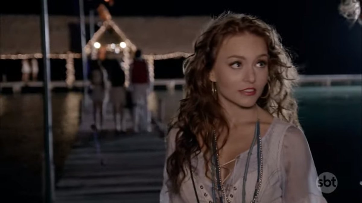 BMelloCosta's tweet photo. Se declarando para a Ana Lúcia #TresVezesAna001 @SBTonline https://t.co/SVSYr2hEVU