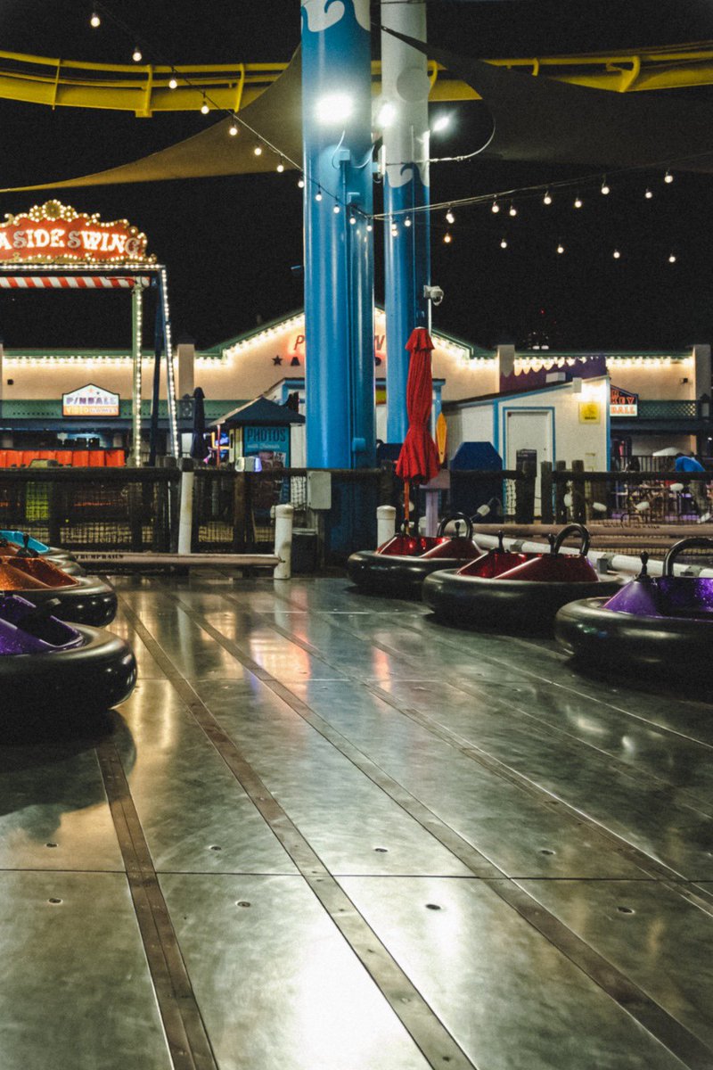 MarinaMuzsi's tweet image. Cuando los turistas se marchan (y se queda mirando otra turista) 

#santamonicapier #LosÁngeles #California #FujiXpro2 #fujixseries
